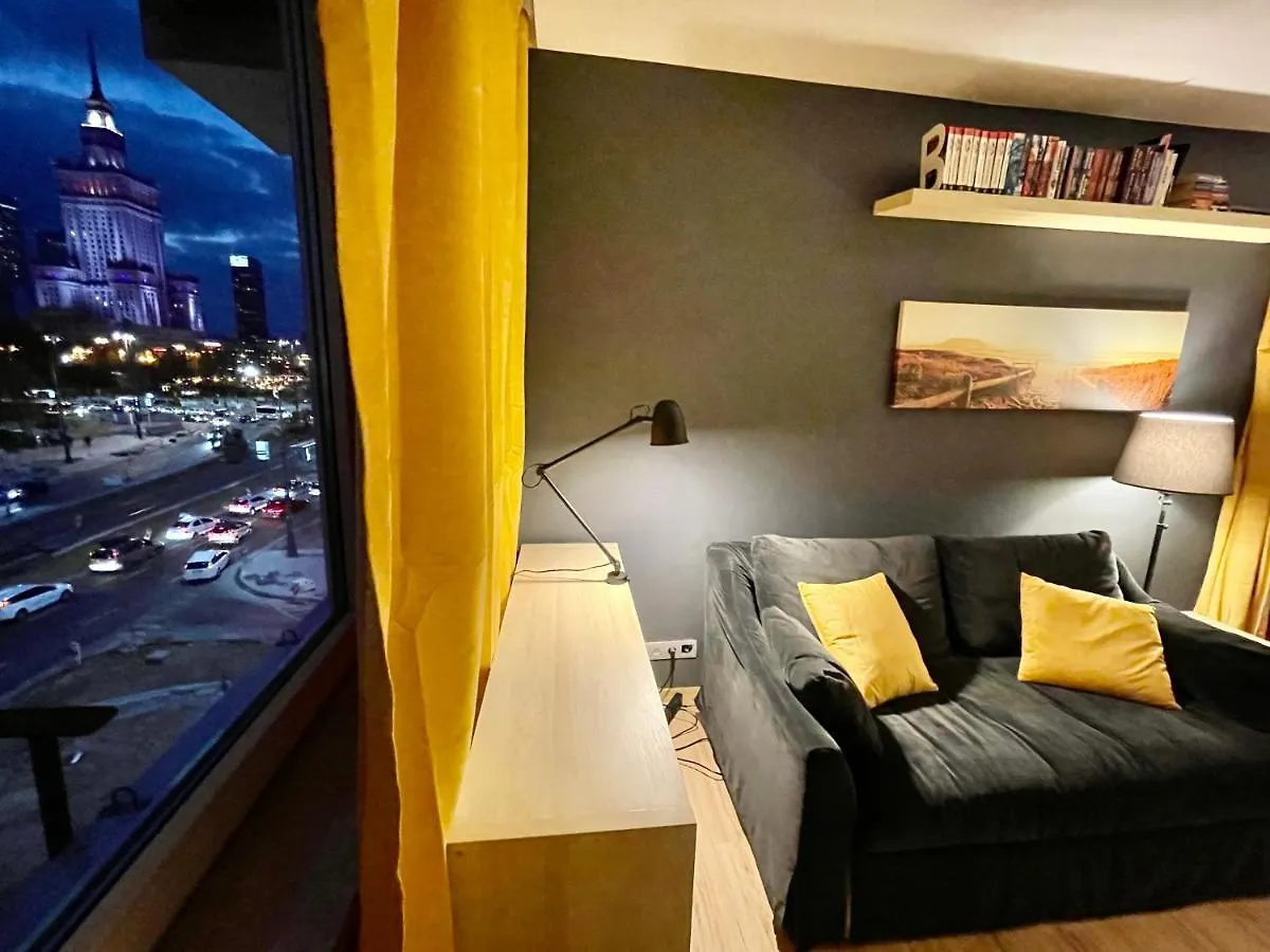 Forum Metro Wifi 1Gbs 70'Tv Netflix Hbo Appletv Warsaw