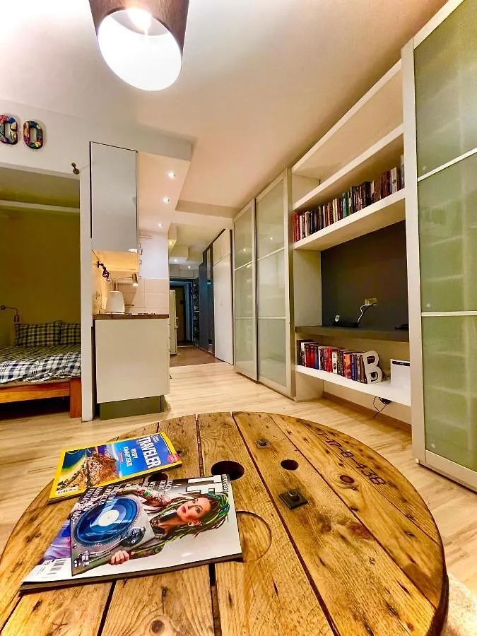 Forum Metro Wifi 1Gbs 70'Tv Netflix Hbo Appletv Warsaw Apartment